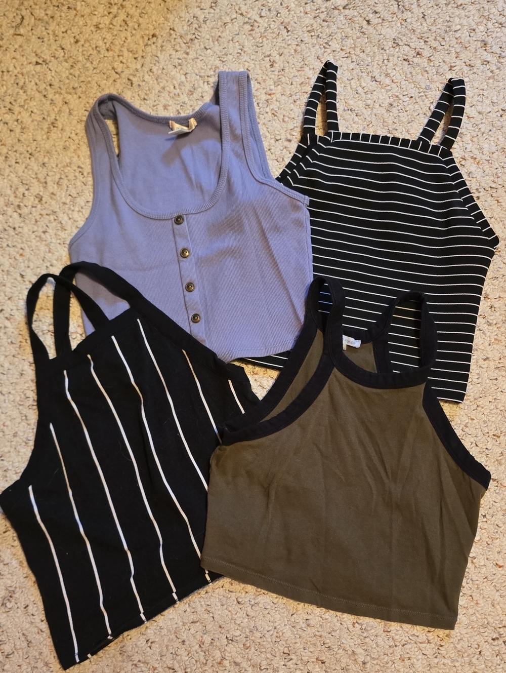 Womens Tank Tops - Lot Of 4